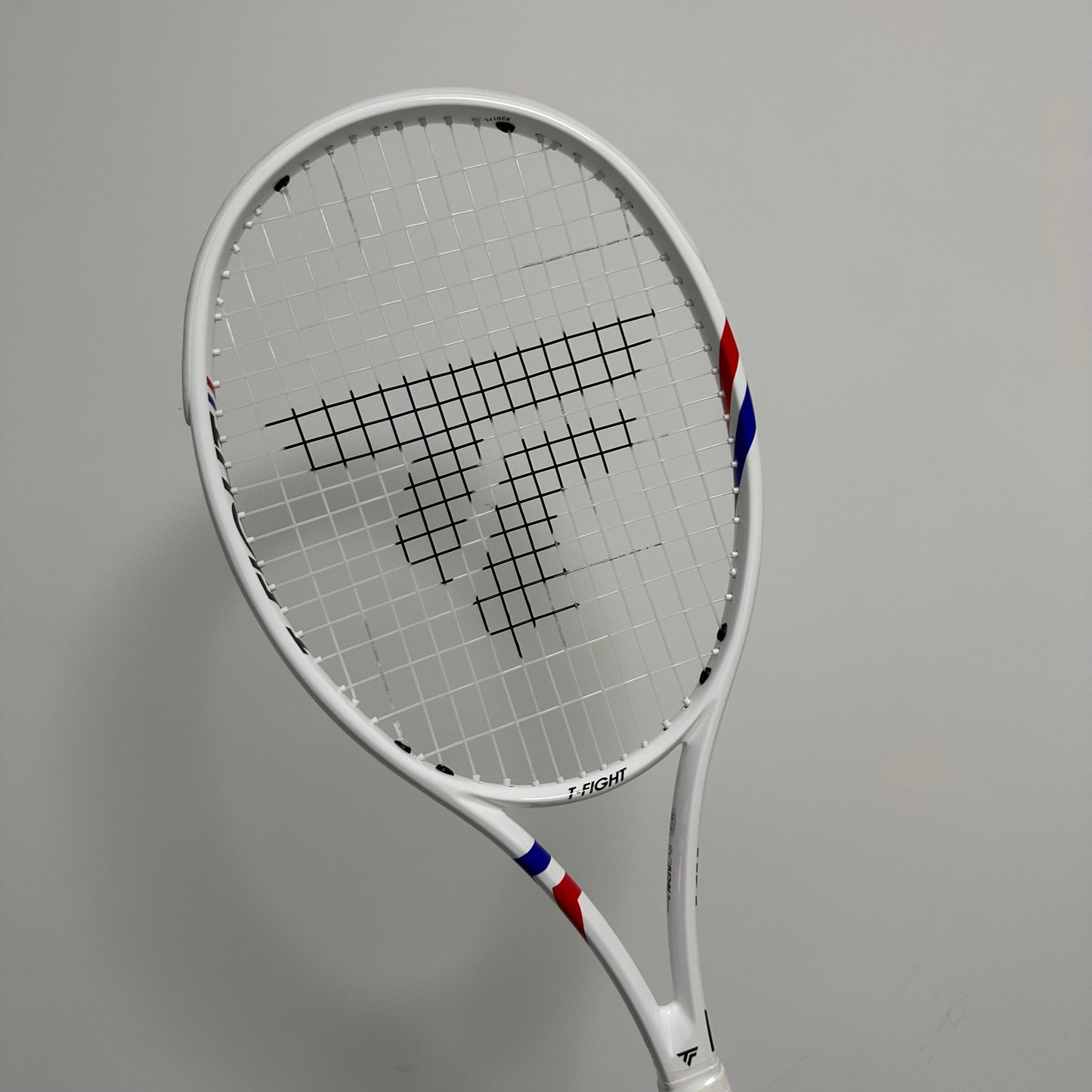 Tecnifibre TFight 300 Tennis Racket (Unstrung 300g) (Strung with Tecnifibre Synthetic Gut @ 52 lb) - 爱游戏体育-爱游戏|爱游戏官方网站
