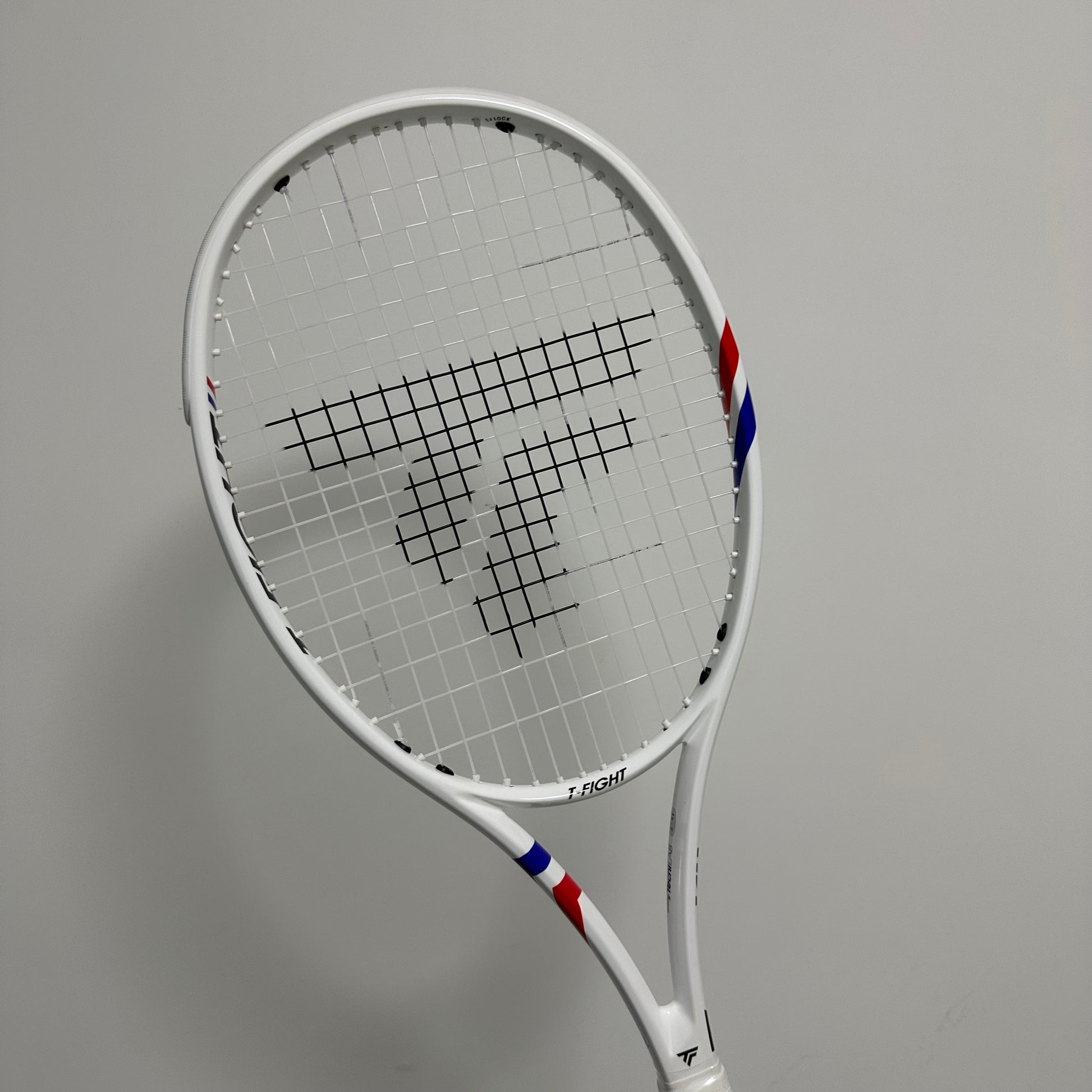 Tecnifibre TFight 300 Tennis Racket (Unstrung 300g) (Strung with Tecnifibre Synthetic Gut @ 52 lb) - 爱游戏体育-爱游戏|爱游戏官方网站