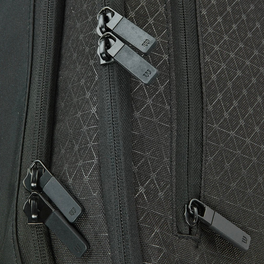 Wilson Super Tour Clash v3 (6 Pack) Racket Bag (Black-Red)